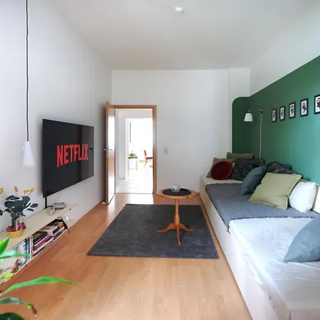 Apartment Vonbehling Boutique Mit 65zoll Tv Und Designerstuecken