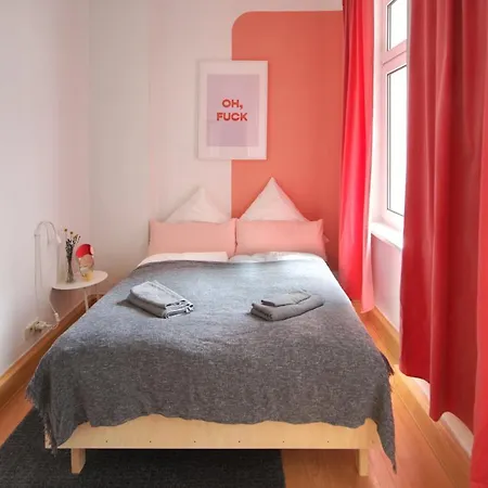 Apartment Vonbehling Boutique Mit 65zoll Tv Und Designerstuecken *