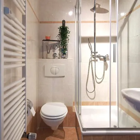 Apartment Vonbehling Boutique Mit 65zoll Tv Und Designerstuecken
